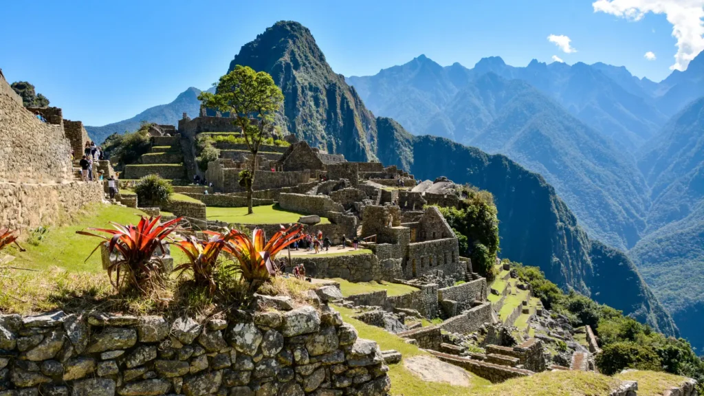 Guía Definitiva para Visitar Machu Picchu: Circuitos Oficiales y Consejos de Expertos